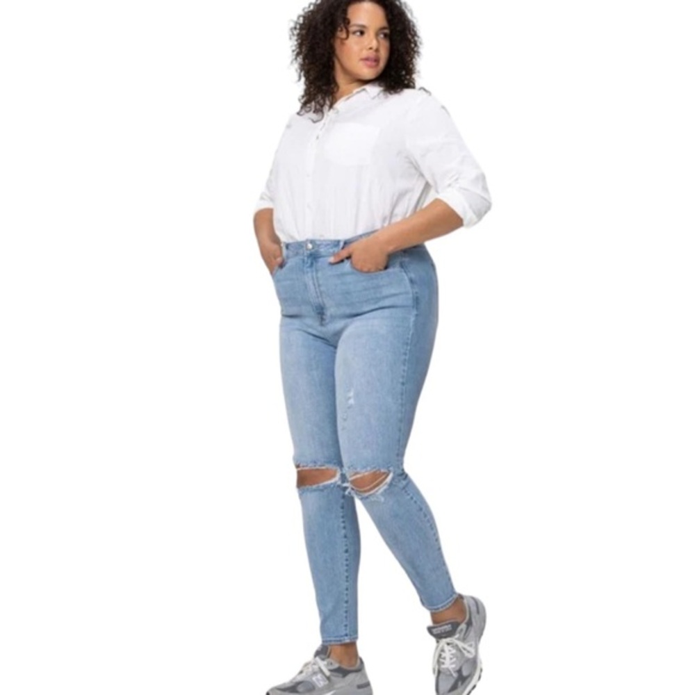 LEVIS STRETCHY DISTRESSED DENIM LIGHT BLUE JEANS PANTS 22W